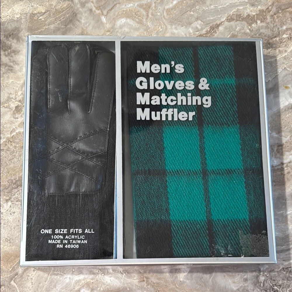 Glove and scarf set